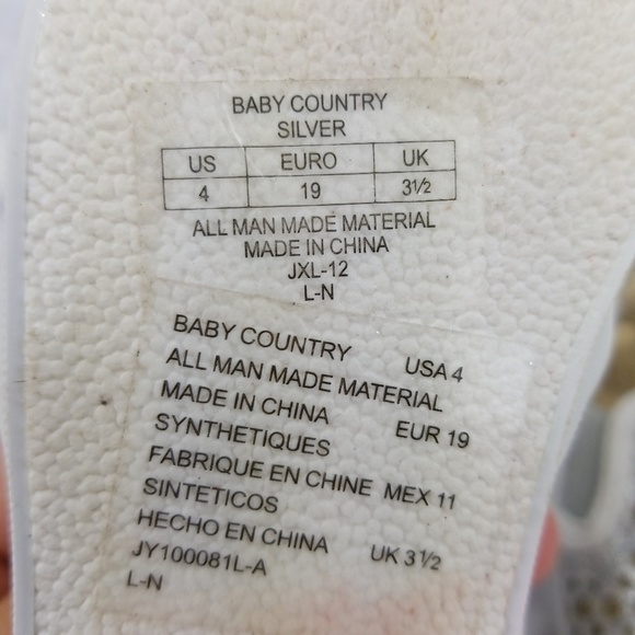 Stuart Weitzman Silver Baby Shoes size 4 metallic - Picture 3 of 8